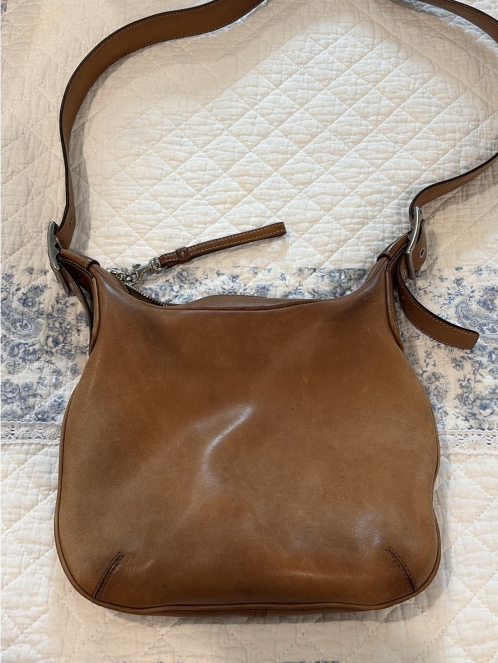 Vintage Coach Soho Metro Hippie 6676 Tan Leather Shoulder Crossbody Bag 2002